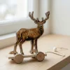 Træ Rensdyr På Hjul