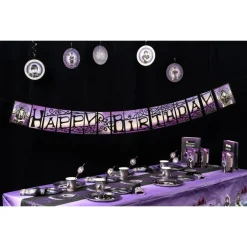 Wednesday® Happy Birthday Guirlande